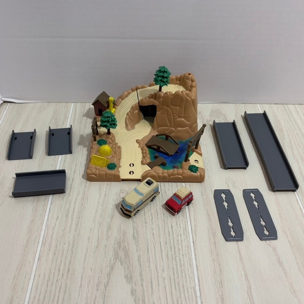 1994 Vintage Micro Machines Wildcat Canyon Playset Hiways Byways Camp Mountain